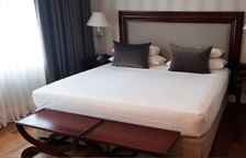 Студия с видом на город