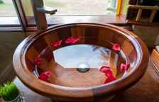 Трёхместный номер Deluxe с частичным видом на море