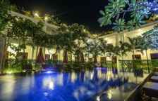 Одноместный номер Standard с балконом и с видом на бассейн