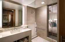 Двухместный номер Standard с балконом и с частичным видом на океан