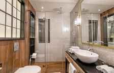 Одноместные апартаменты c 1 комнатой с балконом и с частичным видом на море