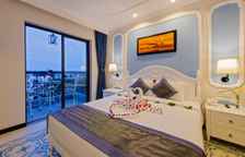 Двухместный номер Deluxe с балконом и с видом на бассейн