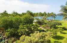 Четырёхместный номер Standard с частичным видом на океан