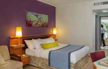 Двухместный номер Superior с балконом и с видом на бассейн