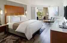 Двухместный номер с балконом и с видом на территорию отеля