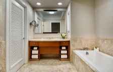 Четырёхместный номер Standard с видом на внутренний двор