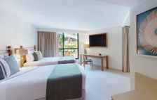 Двухместный номер Deluxe с видом на бассейн