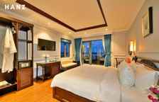 Одноместный люкс с балконом и с видом на реку