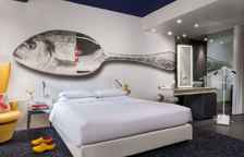 Двухместный номер с видом на канал