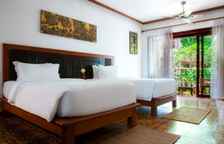 Двухместный номер Deluxe с балконом и с видом на бассейн