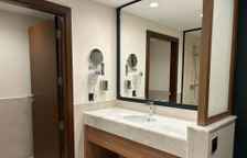 Двухместный номер Superior с частичным видом на море