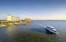 Двухместный номер Standard с балконом и с видом на воду