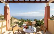 Двухместный номер Superior с частичным видом на море