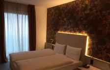 Двухместный номер Economy с частичным видом