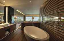 Двухместный полулюкс с балконом и с видом на озеро