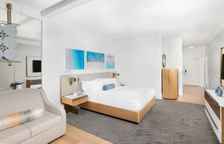 Номер с видом на бассейн