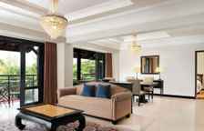 Четырёхместный номер Presidential с 2 комнатами с балконом и с видом на горы