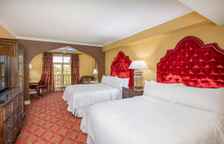 Четырёхместный люкс c 1 комнатой