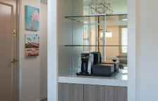 Четырёхместный номер Standard с балконом и с видом на бассейн