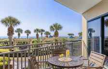 Вилла с 2 комнатами с балконом