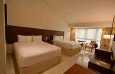 Четырёхместный номер Standard с видом на бассейн