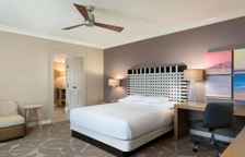 Двухместный номер Corner с красивым видом из окна