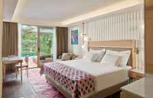 Люкс Swim-Up Family Deluxe Corner