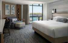 Двухместный номер с балконом и с видом на залив