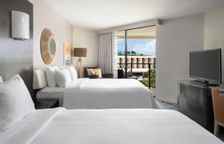 Четырёхместный номер Standard с видом на бассейн