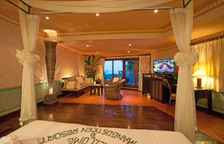 Трёхместная вилла Royal