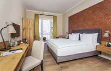 Двухместный номер Deluxe с балконом и с видом на сад