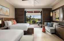 Четырёхместный номер Deluxe с балконом и с видом на поле для гольфа