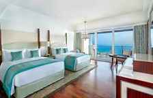 Четырёхместный номер with Skyline Sea View Deluxe