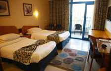 Трёхместный номер Superior с видом на море