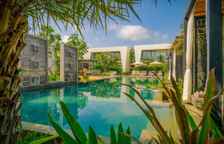 Двухместный полулюкс с видом на бассейн