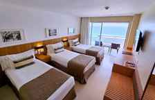 Трёхместный номер Deluxe с балконом и с видом на море