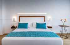 Двухместный номер Superior с частичным видом на море