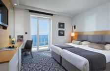 Номер Premium с балконом и с видом на море