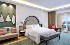 Двухместный номер Westin Club с балконом и с видом на море