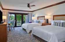 Четырёхместный номер Standard с видом на бассейн