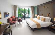 Номер Deluxe с видом на бассейн