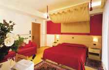 Полулюкс с частичным видом на море