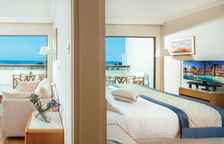 Люкс семейный c 1 комнатой с видом на море