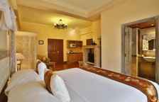 Одноместный полулюкс с видом на бассейн