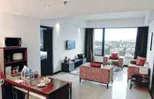 Двухместный люкс Premier c 1 комнатой с видом на бассейн