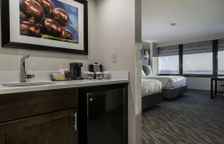 Четырёхместный номер Deluxe с видом на поле для гольфа