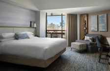 Двухместный номер с балконом и с видом на город