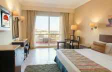 Люкс Family с видом на бассейн