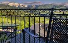 Одноместный полулюкс с балконом и с видом на горы