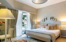 Номер Signature с балконом и с видом на город